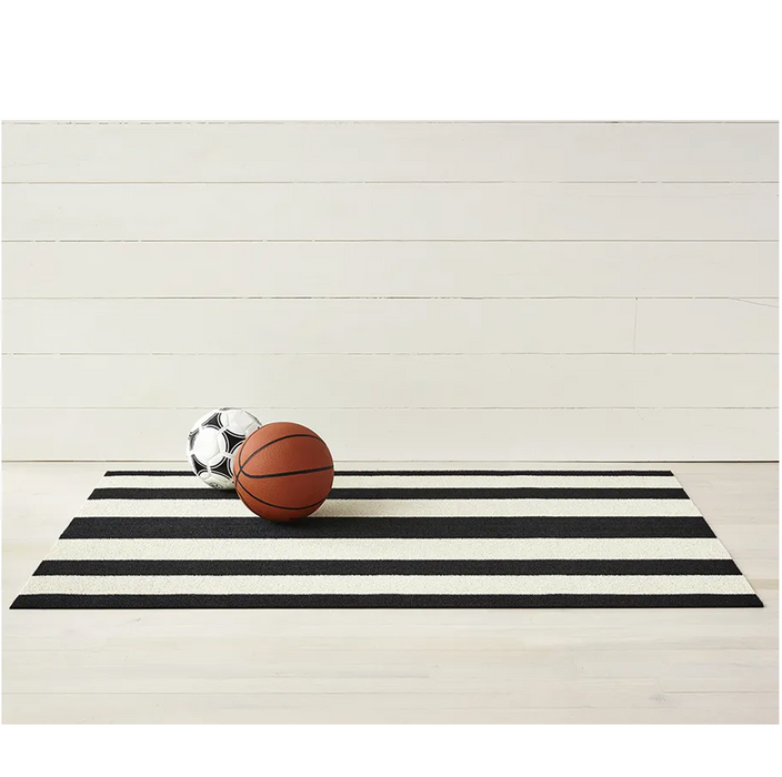Chilewich Indoor Outdoor Shag Big Mat - Bold Stripe / Black and White / 36x60"