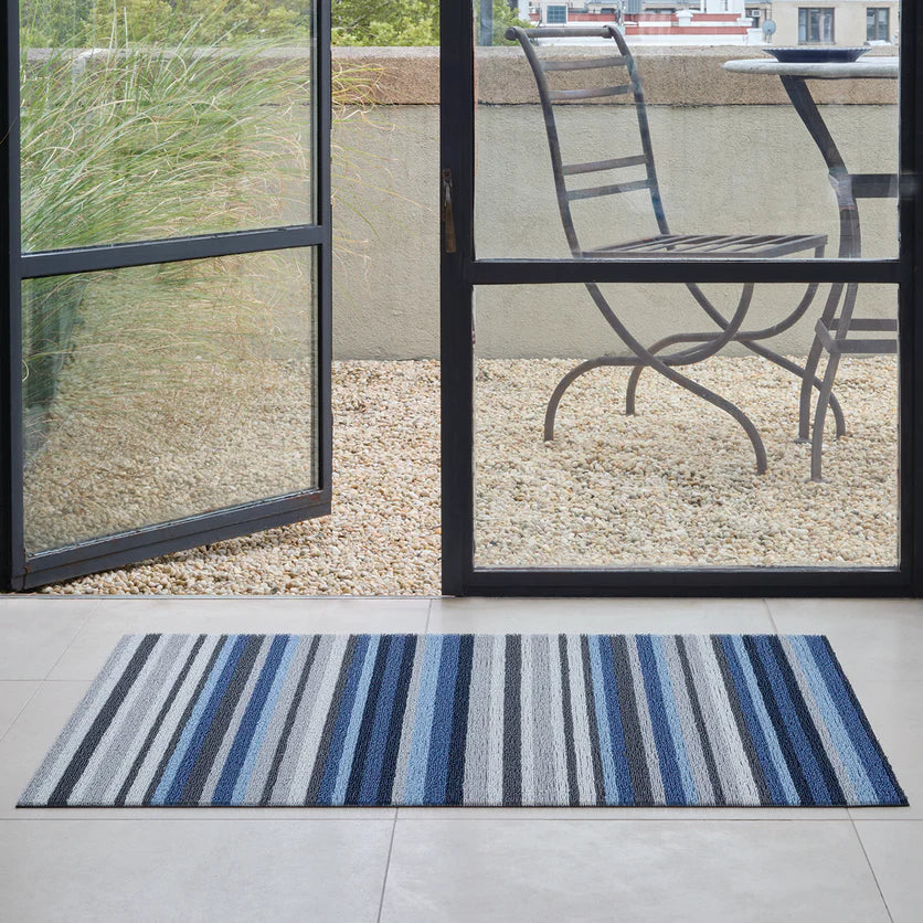 Chilewich Indoor Outdoor Shag  Shag Mat - Horizon Stripe / Deep Sea /36"x60"