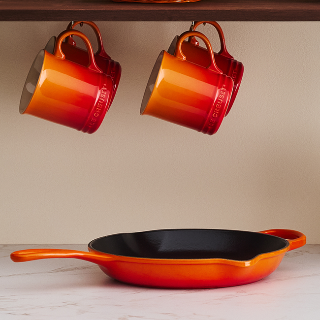 Le Creuset 26cm Signature Iron Handle Skillet - Flame