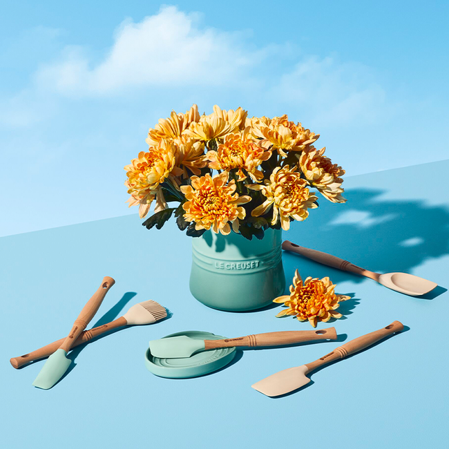 Le Creuset Large Revolution Spatula - Sage