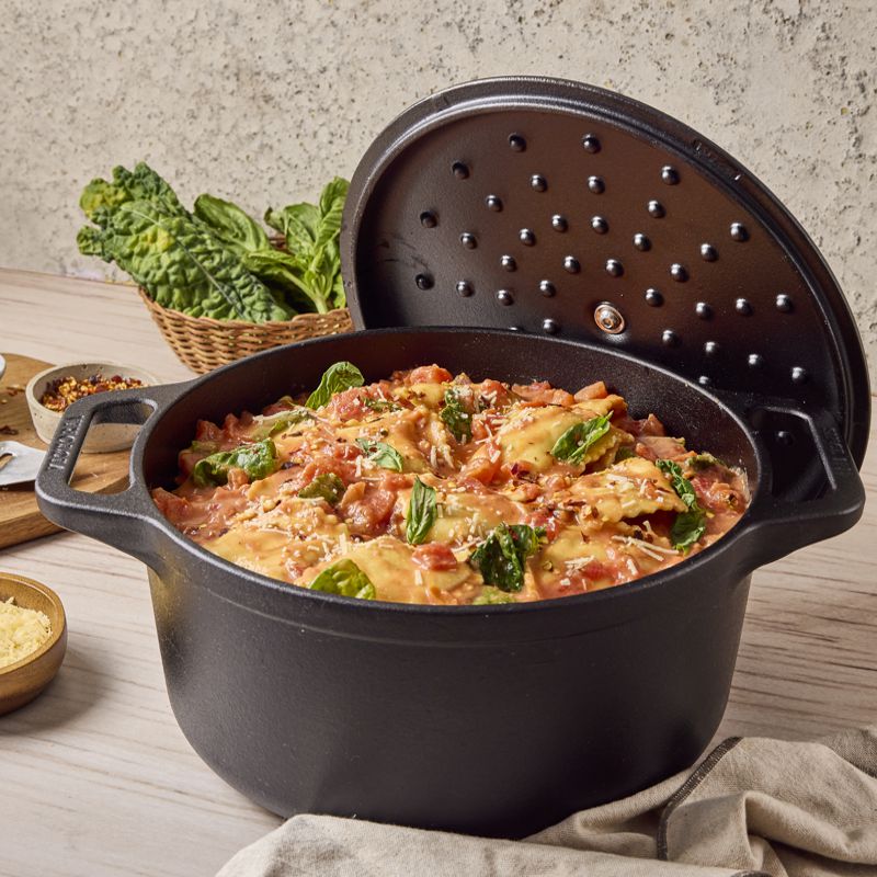 Victoria Cast Iron Dutch Oven - 6.6L