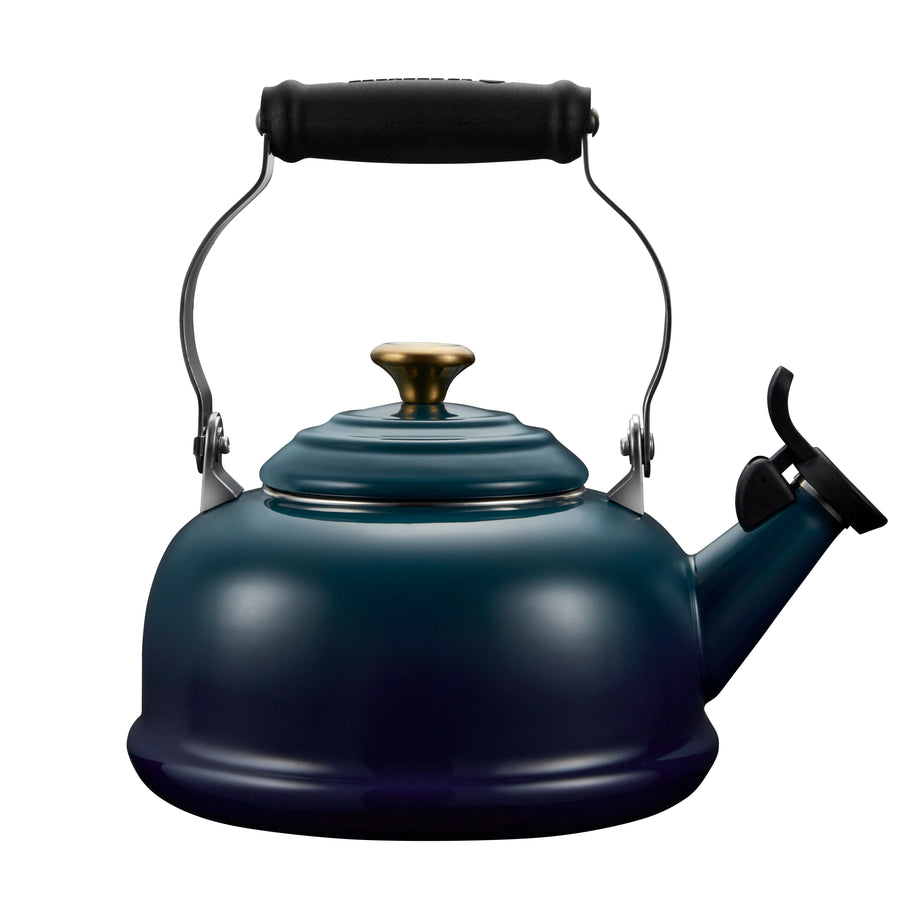 Le Creuset 1.6L Classic Whistling Kettle - Agave
