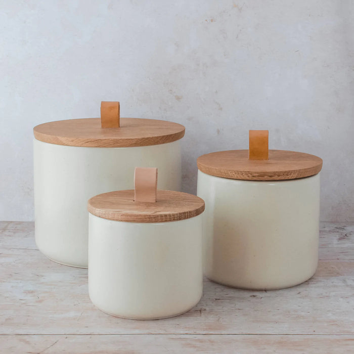 Casafina Pacifica Vanilla Canister with oak lid - 15cm